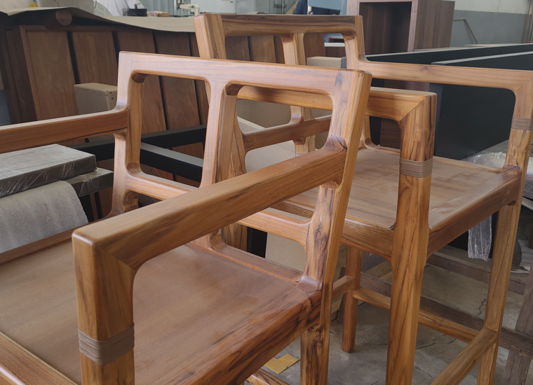 Dos carpinteras hablando