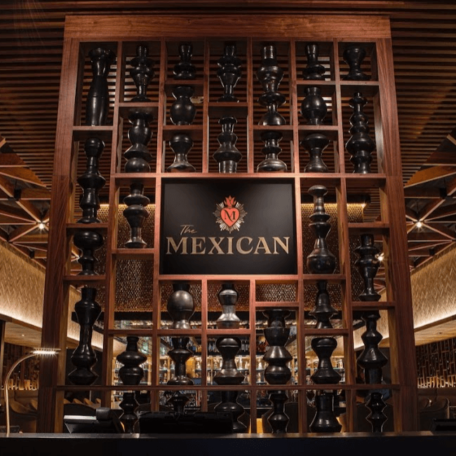 Mueble estante para piezas de barro